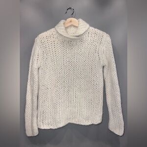 Isaac Mizrah Cozy White Knit Sweater